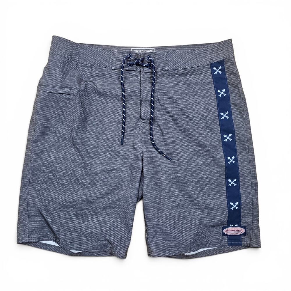 VINEYARD VINES Performance Board Shorts Men 33 Gray Fishbone Swim Coastal Preppy
